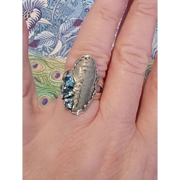 NWOT~PAZ CREATIONS 925 Sterling Handcrafted Oblong Oval Triple Blue Topaz Ring 8 - Picture 4 of 4